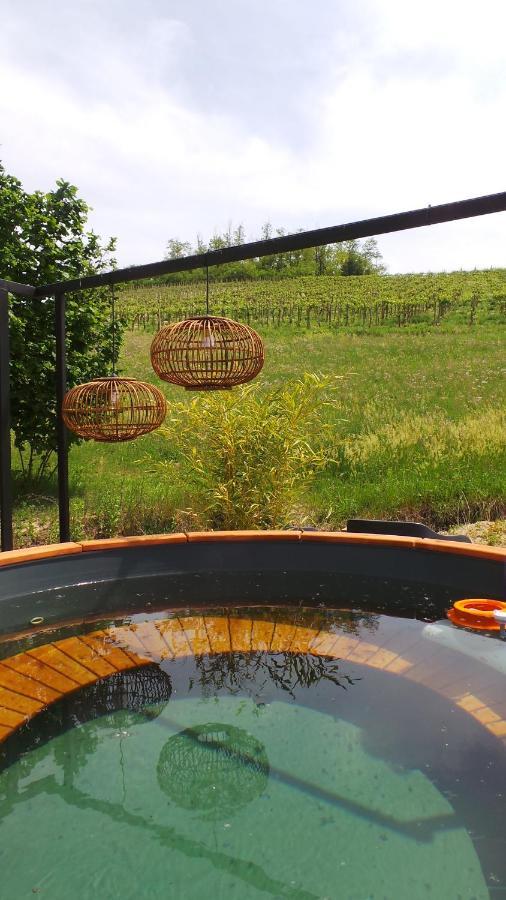 Montegrosso dʼAsti Sotto La Vigna Charm Stay Adults Only Vacation Suite المظهر الخارجي الصورة