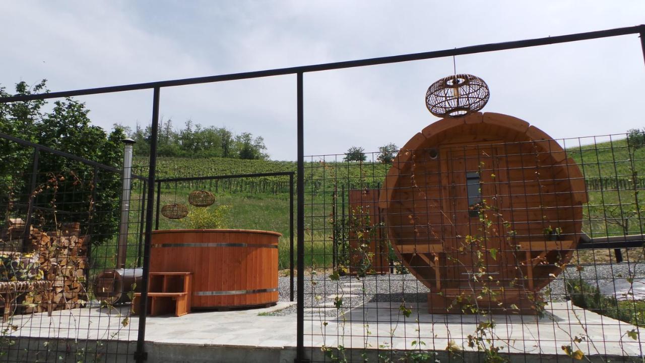 Montegrosso dʼAsti Sotto La Vigna Charm Stay Adults Only Vacation Suite المظهر الخارجي الصورة