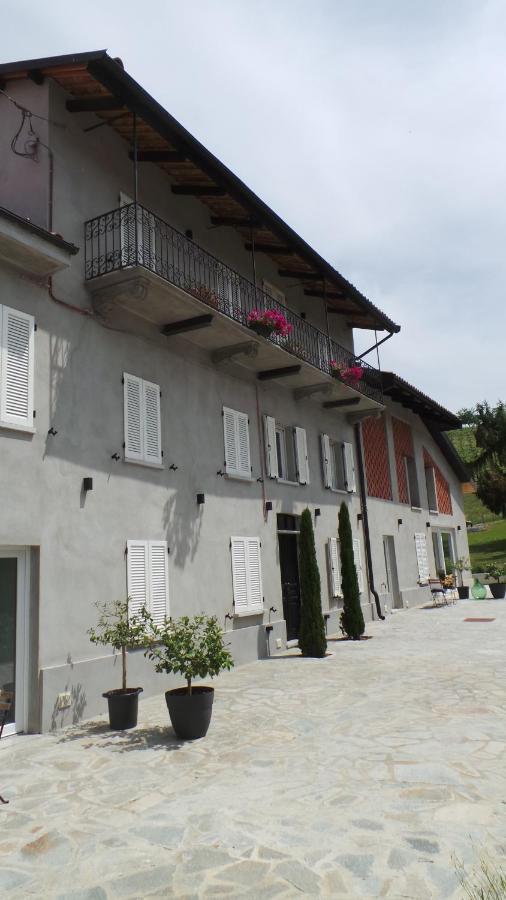 Montegrosso dʼAsti Sotto La Vigna Charm Stay Adults Only Vacation Suite المظهر الخارجي الصورة
