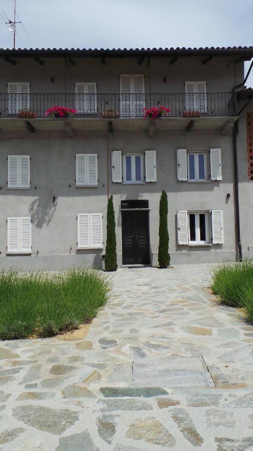 Montegrosso dʼAsti Sotto La Vigna Charm Stay Adults Only Vacation Suite المظهر الخارجي الصورة