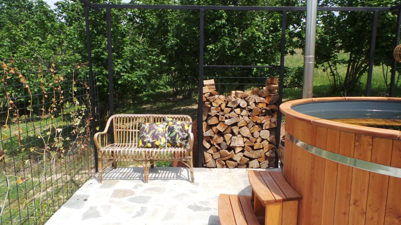 Montegrosso dʼAsti Sotto La Vigna Charm Stay Adults Only Vacation Suite المظهر الخارجي الصورة